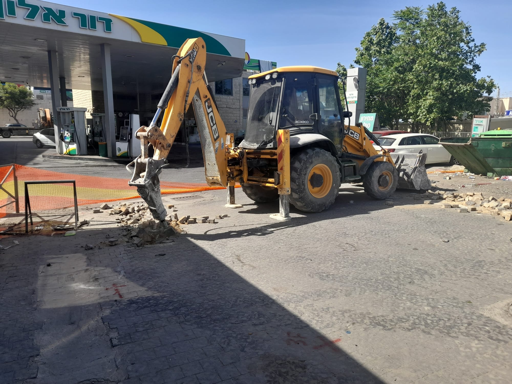 Infrastructure Works, Dor Alon